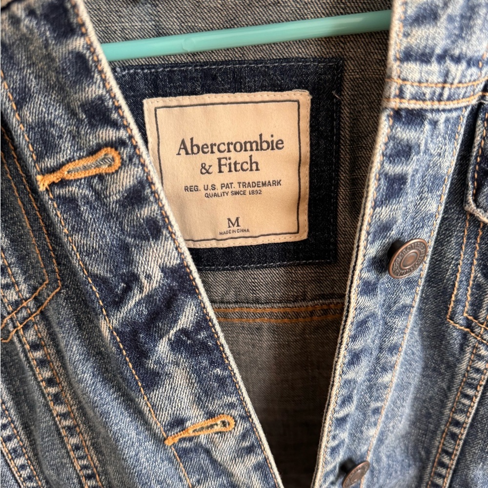 Abercrombie jacket - Picture 3 of 3